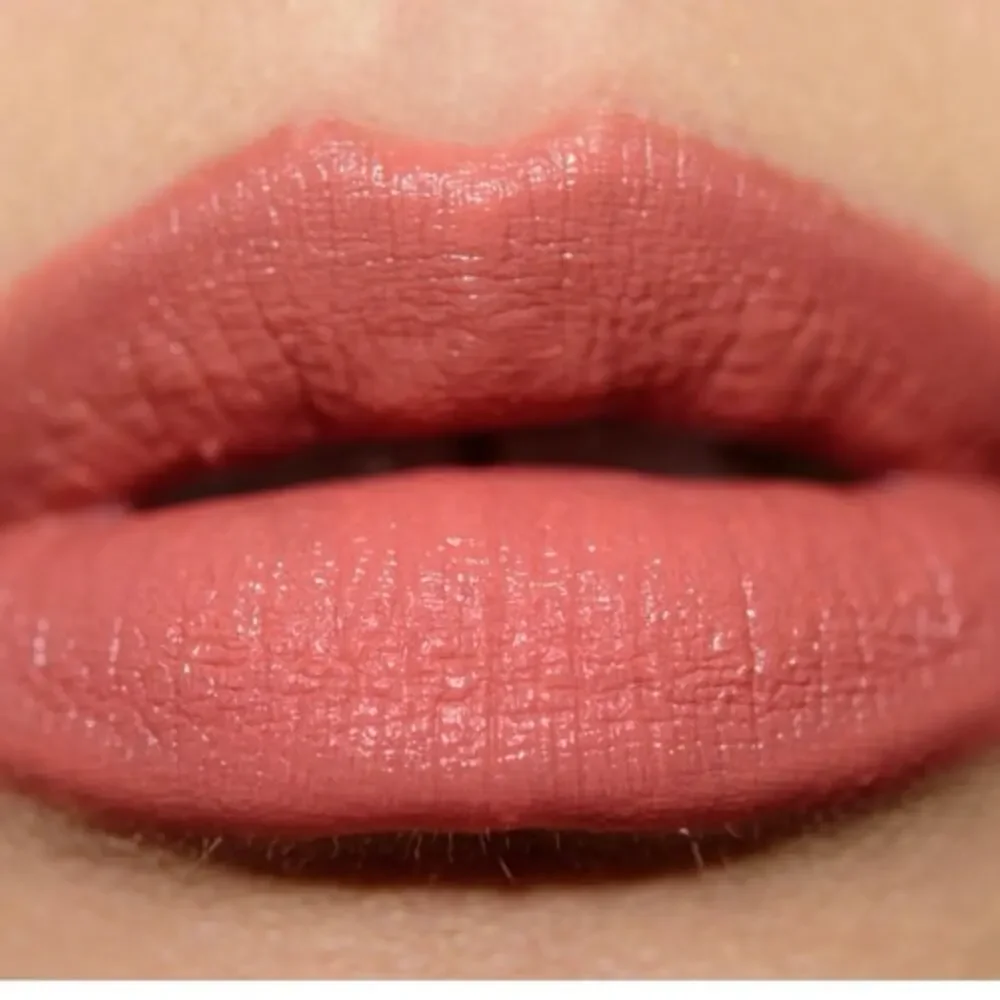 Nars Raw Seduction Warm Tone Medium Coral‎ Cream Finish Lipstick New
